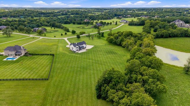 140 Cave Run Boulevard, Versailles, KY 40383