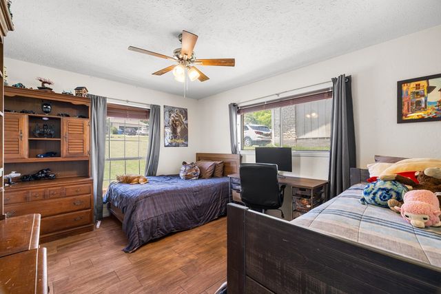 419 Timber Ridge Dr, Kerrville, TX 78028