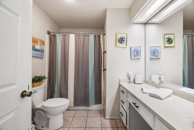 419 Timber Ridge Dr, Kerrville, TX 78028
