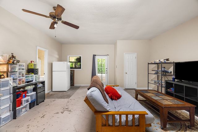 419 Timber Ridge Dr, Kerrville, TX 78028