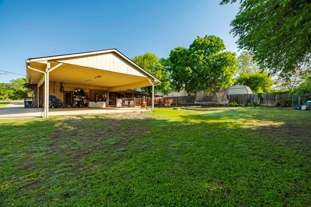 419 Timber Ridge Dr, Kerrville, TX 78028