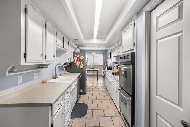 419 Timber Ridge Dr, Kerrville, TX 78028