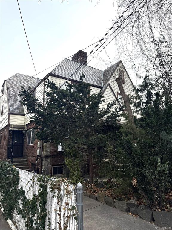 4017 194th Street 1R, Bayside, NY 11358