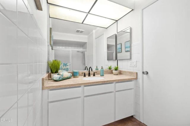 898 Temple Terrace 315, Los Angeles, CA 90042