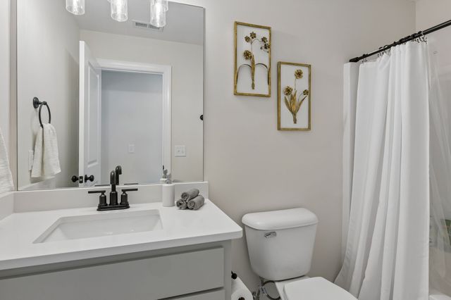 8708 Newtown Rd, Rockvale, TN 37153