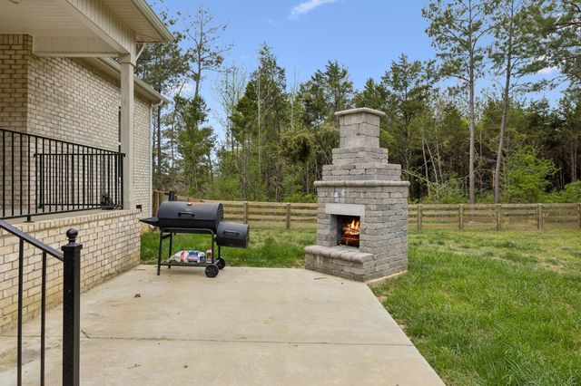 8708 Newtown Rd, Rockvale, TN 37153