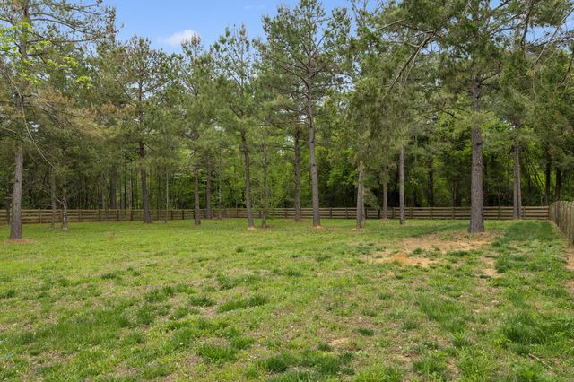 8708 Newtown Rd, Rockvale, TN 37153