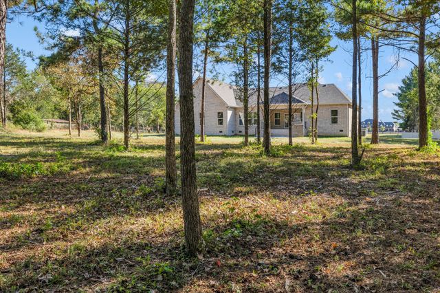 8708 Newtown Rd, Rockvale, TN 37153