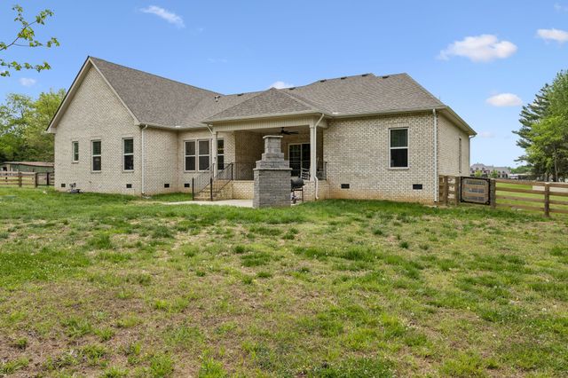 8708 Newtown Rd, Rockvale, TN 37153
