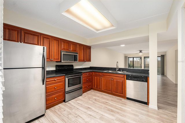 1652 SW 16TH STREET 1652, Gainesville, FL 32608