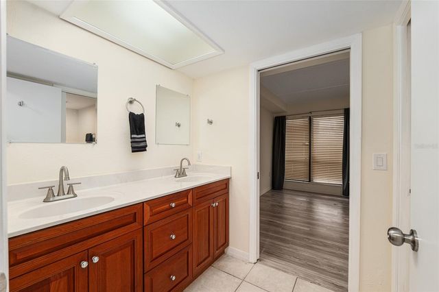 1652 SW 16TH STREET 1652, Gainesville, FL 32608