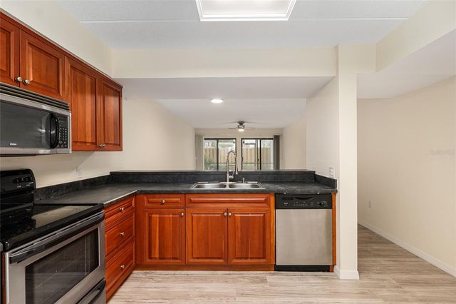 1652 SW 16TH STREET 1652, Gainesville, FL 32608