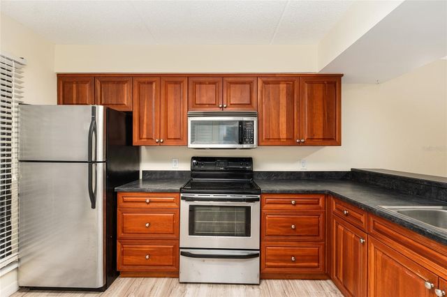 1652 SW 16TH STREET 1652, Gainesville, FL 32608