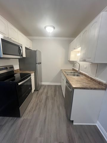 860 E Old Willow Road 139, Prospect Heights, IL 60070