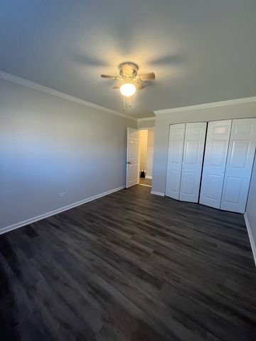 860 E Old Willow Road 139, Prospect Heights, IL 60070