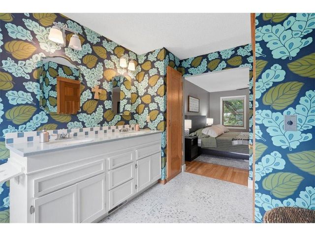 1516 Northridge Drive, Hudson, WI 54016
