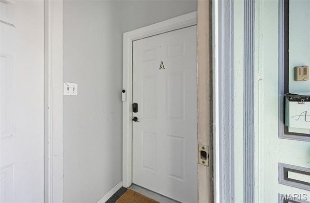 2347 Albion Place A, St Louis, MO 63104