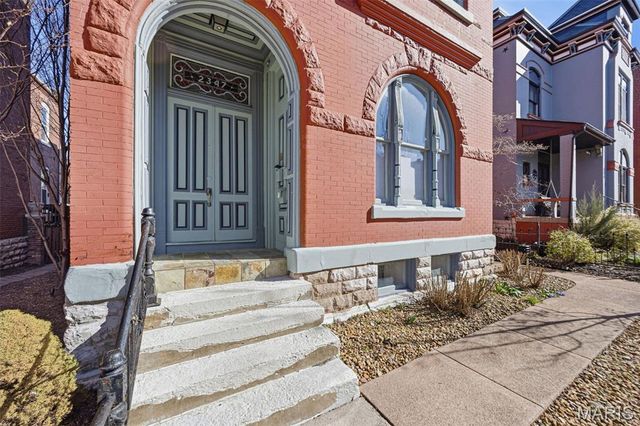 2347 Albion Place A, St Louis, MO 63104