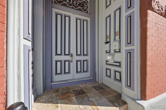 2347 Albion Place A, St Louis, MO 63104