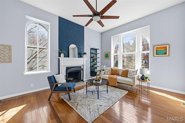 2347 Albion Place A, St Louis, MO 63104