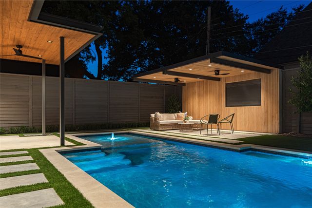 6411 Chevy Chase Avenue, Dallas, TX 75225