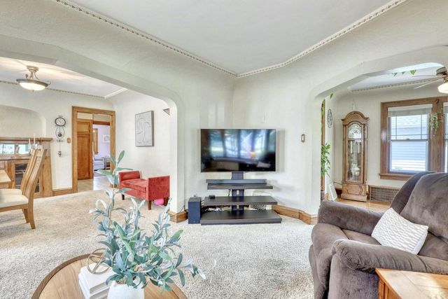 3809 S Logan AVENUE, Milwaukee, WI 53207