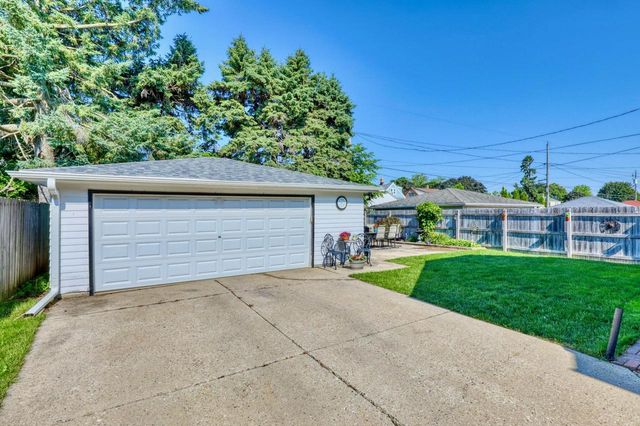 3809 S Logan AVENUE, Milwaukee, WI 53207