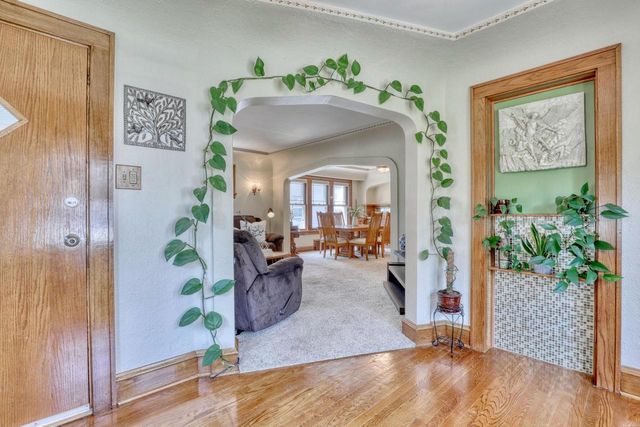 3809 S Logan AVENUE, Milwaukee, WI 53207