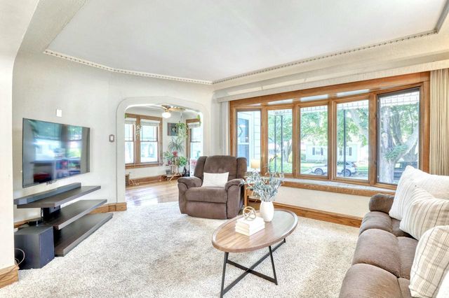 3809 S Logan AVENUE, Milwaukee, WI 53207