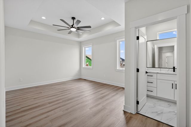 17331 Brookview Drive, Urbandale, IA 50323