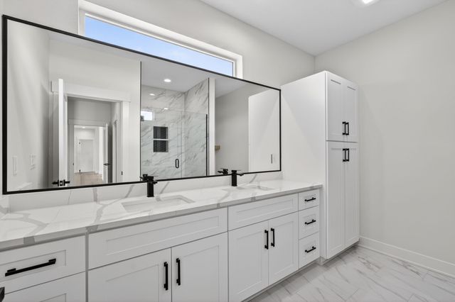 17331 Brookview Drive, Urbandale, IA 50323