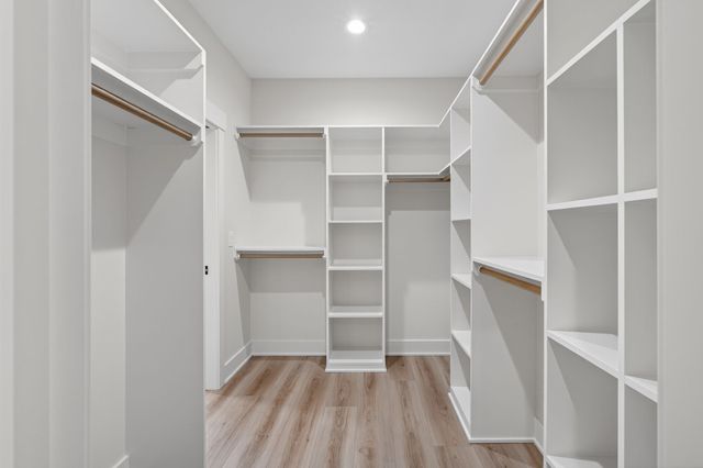 17331 Brookview Drive, Urbandale, IA 50323