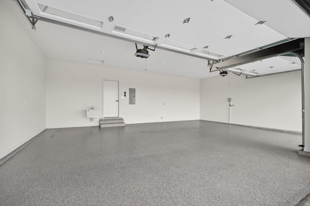 17331 Brookview Drive, Urbandale, IA 50323