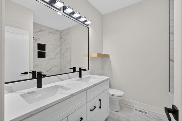 17331 Brookview Drive, Urbandale, IA 50323