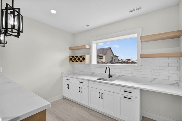 17331 Brookview Drive, Urbandale, IA 50323