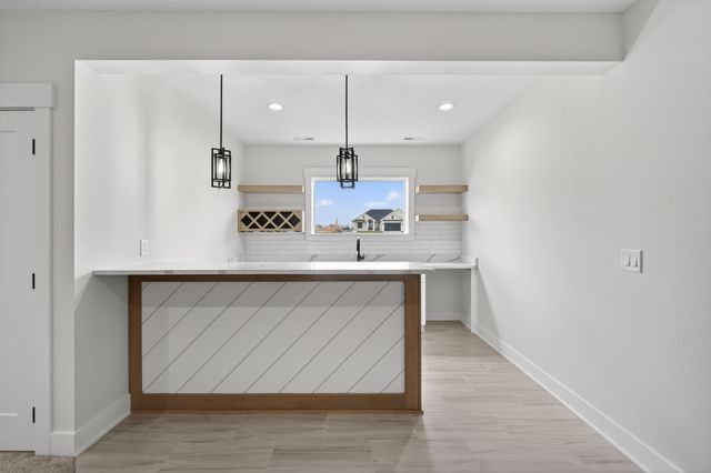 17331 Brookview Drive, Urbandale, IA 50323