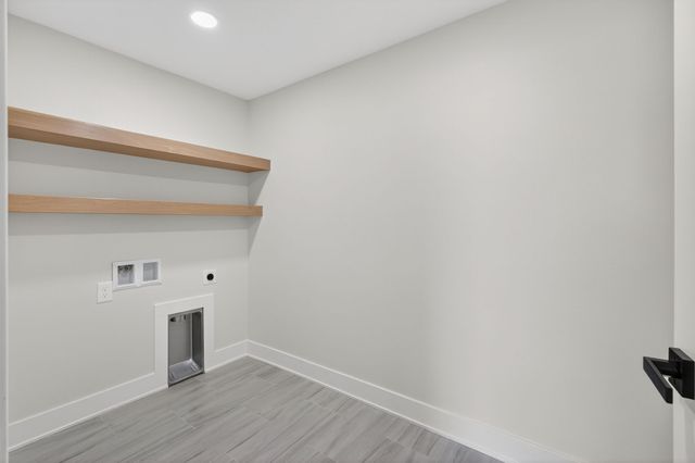 17331 Brookview Drive, Urbandale, IA 50323