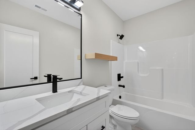 17331 Brookview Drive, Urbandale, IA 50323