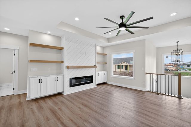 17331 Brookview Drive, Urbandale, IA 50323