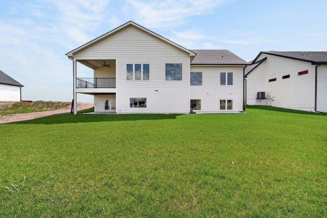 17331 Brookview Drive, Urbandale, IA 50323