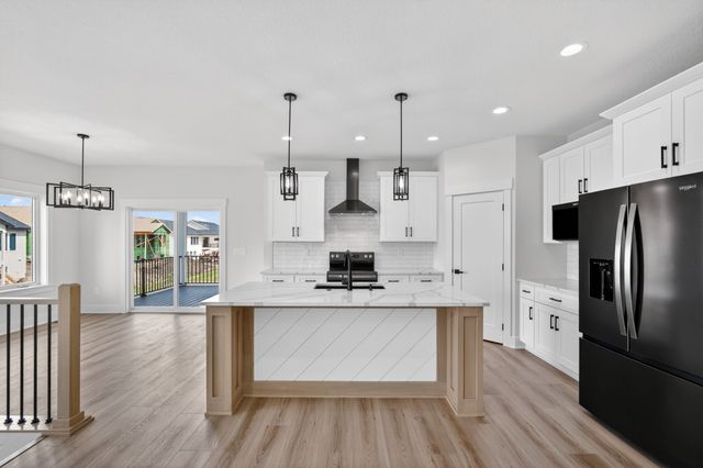 17331 Brookview Drive, Urbandale, IA 50323