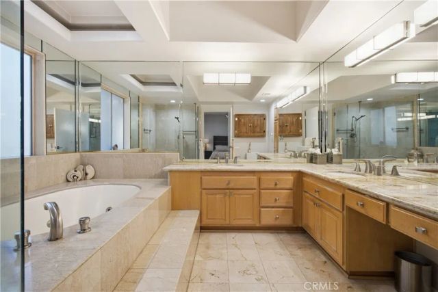 12841 Bloomfield Street 104, Studio City, CA 91604