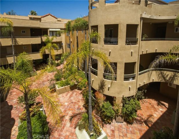 12841 Bloomfield Street 104, Studio City, CA 91604