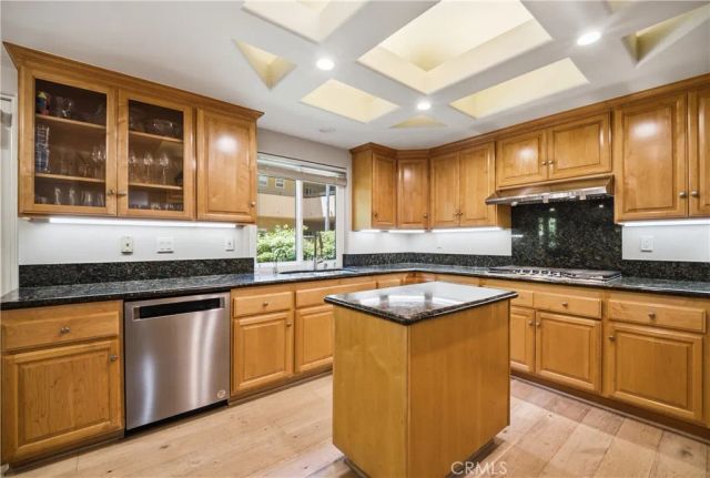 12841 Bloomfield Street 104, Studio City, CA 91604