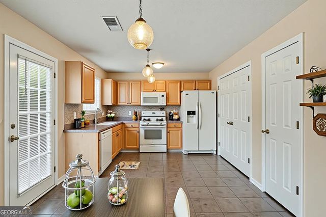 652 Rayella Drive, Stockbridge, GA 30281