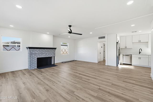 1829 W CAMPBELL Avenue, Phoenix, AZ 85015
