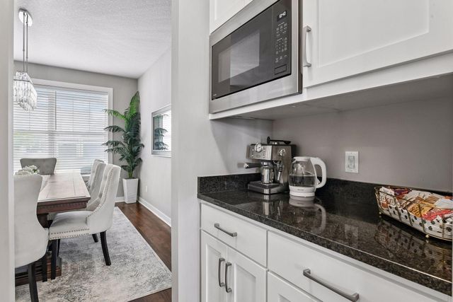 4391 Millstone Drive, Chaska, MN 55318