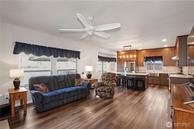 11234 SE 299th Place, Auburn, WA 98092