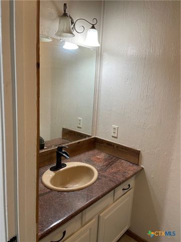 102B FALCON, Horseshoe Bay, TX 78657