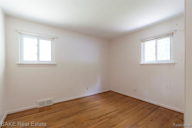 800 Parkview Drive, Plymouth, MI 48170
